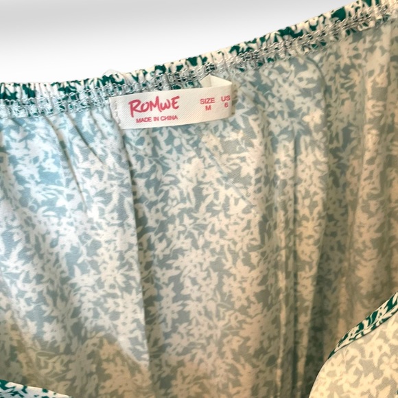 ROMWE | Green & White Boho CottageCore Floral Ruffle Romper | Size Medium - Picture 5 of 6